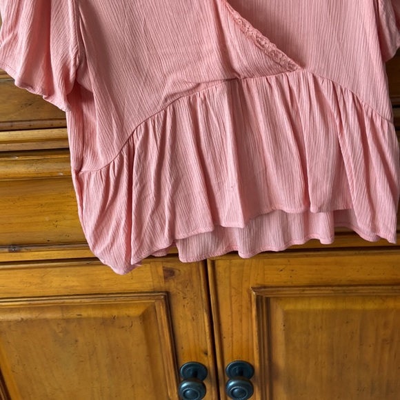 Melon colored peplum top - Picture 4 of 5